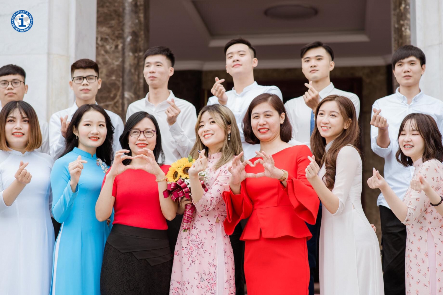 Khoa HTTTKT và TMĐT Trường Đại học Thương mại có gì vui